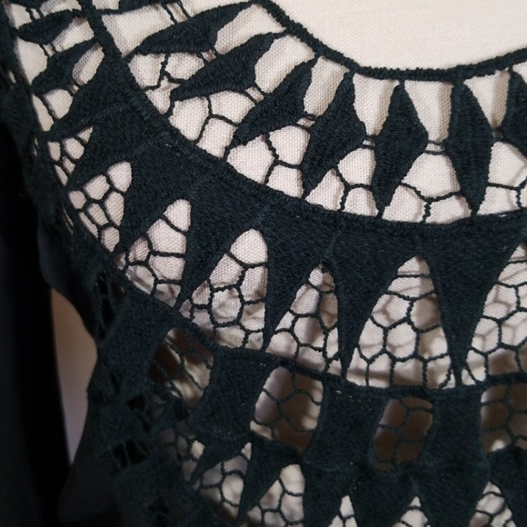 Black scoop neckline top. Size S - Picture 2 of 8